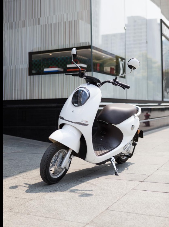 雅迪悠米,一款让"颜控 车控"欲罢不能的电动车