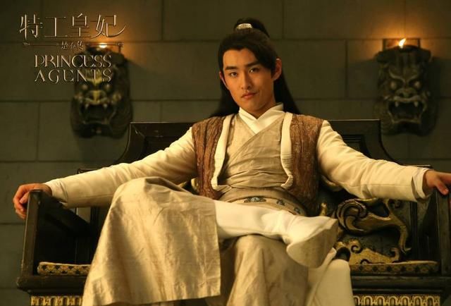 《楚乔传》中李沁火了,窦骁火了,赵丽颖火了,而