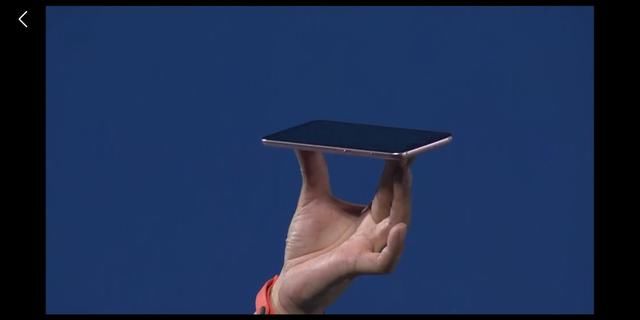 小米8对比荣耀10,他仅比后者贵100,这七点对比