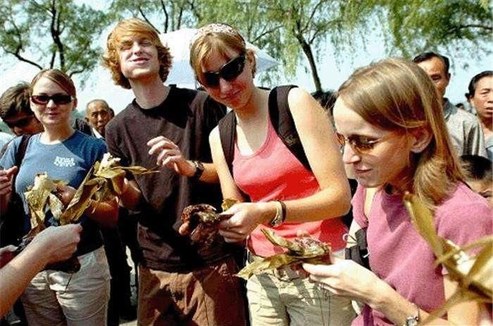 让吃货好奇的问题: 外国人第一次吃中国菜有多