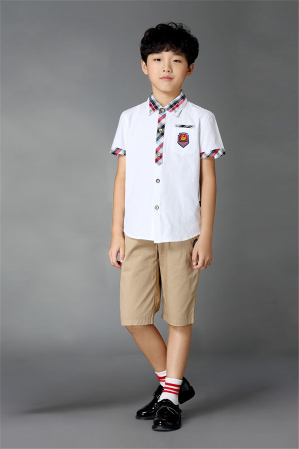 惠城中小学生有新款礼服 家长学生自愿订购