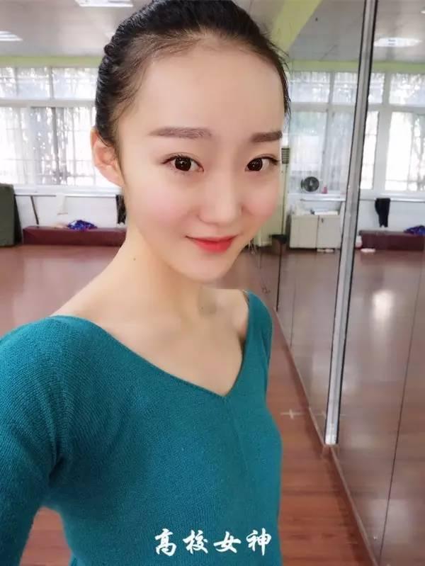 上戏十大新生女神,学舞蹈的师妹,有样貌有气质