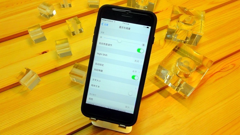 Apple iPhone7 Plus亮屏与解屏 只需1秒即可