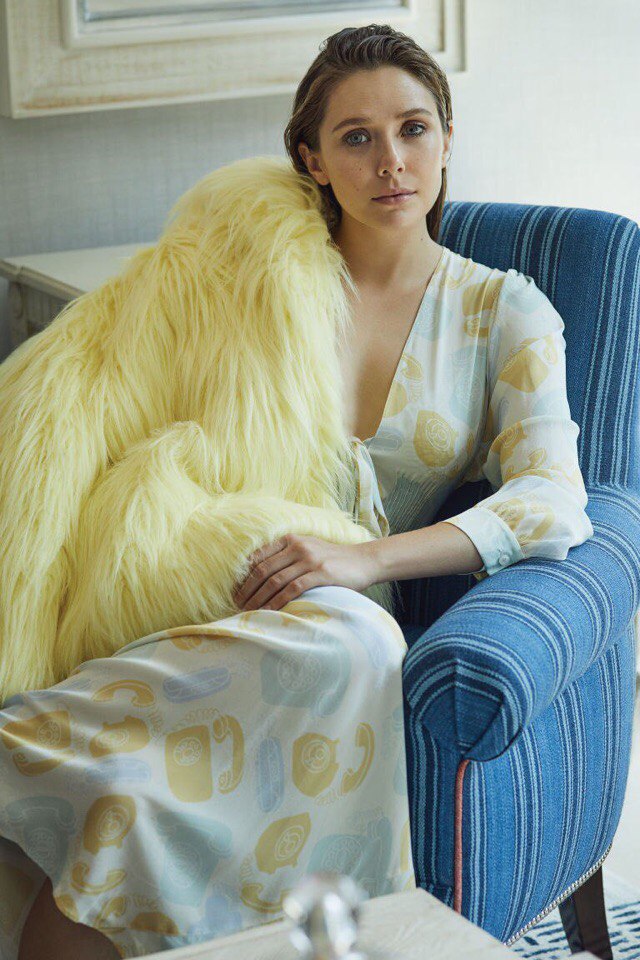 伊丽莎白·奥尔森新写真 湿发诱惑大秀美腿