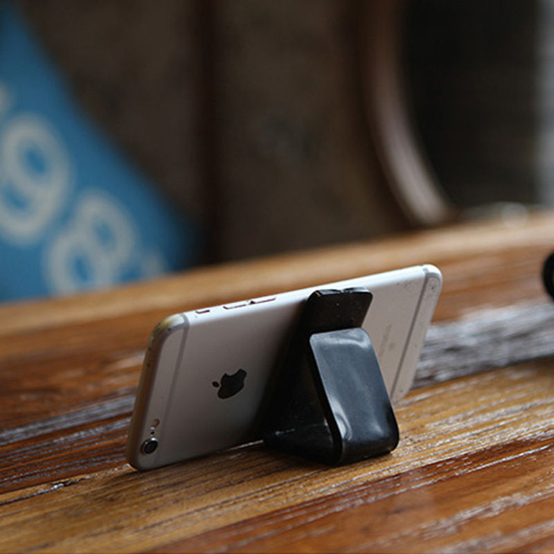 女人跑高速憋尿怎么办?这有一个脸红法子,别不