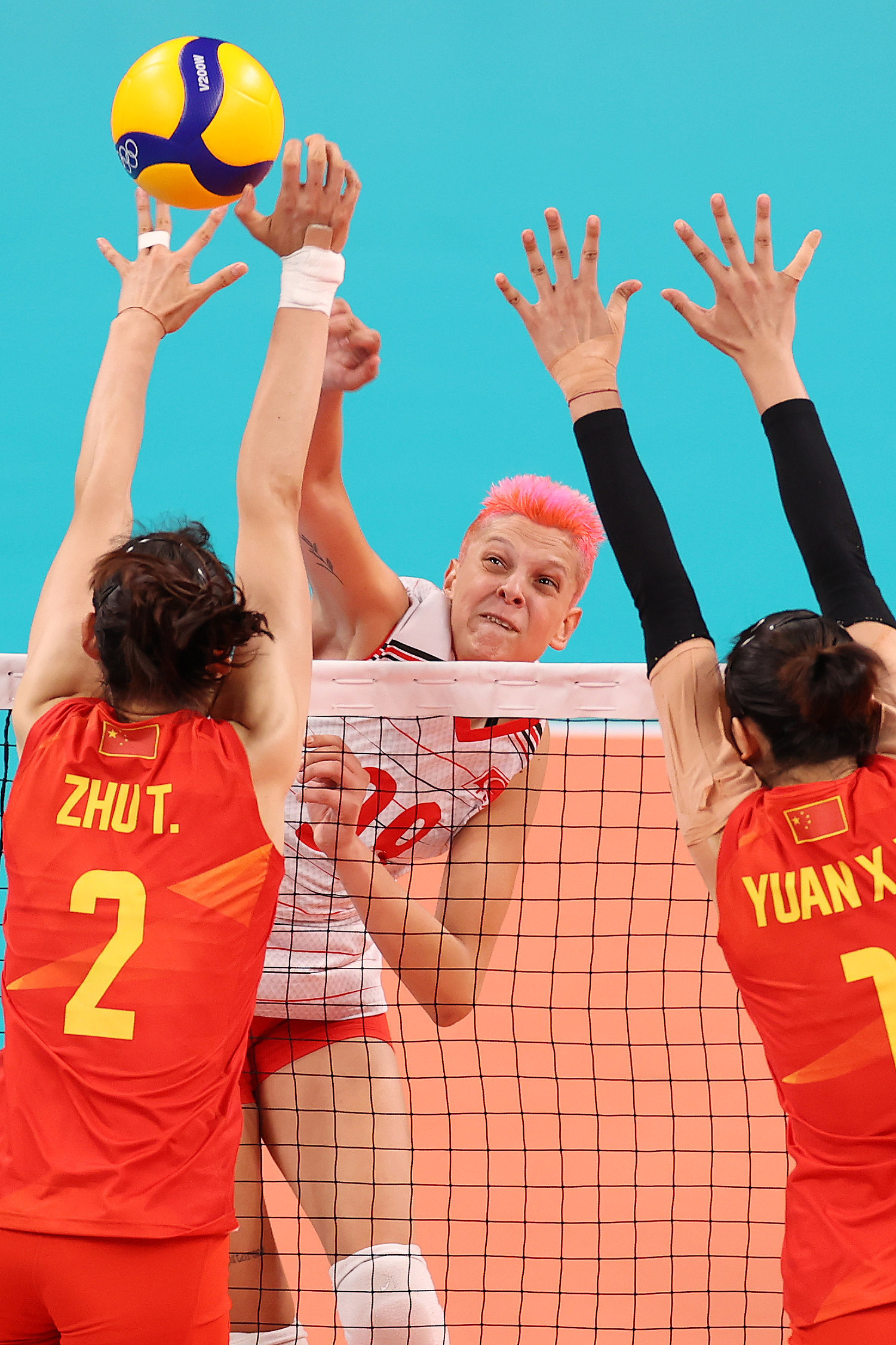 首战失利 中国女排0:3不敌土耳其女排