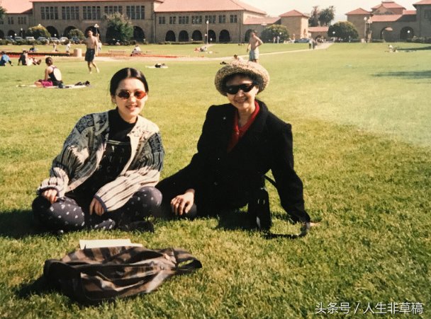 48岁许晴全家照,父母背景显赫为人低调,历任男