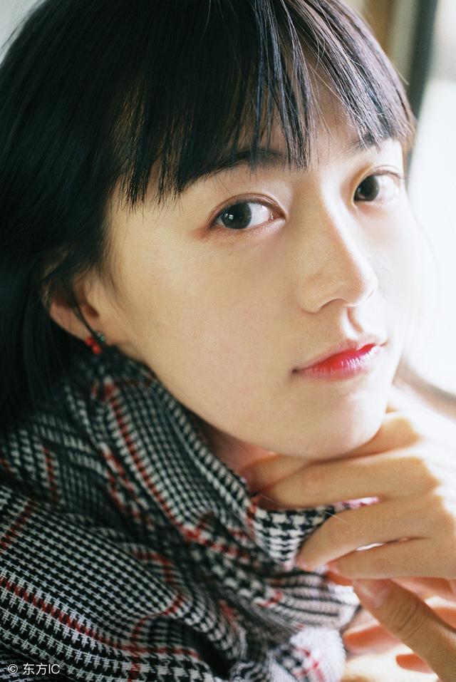 弟弟娶媳妇没钱,姐姐嫁人彩礼全给了他,算命老