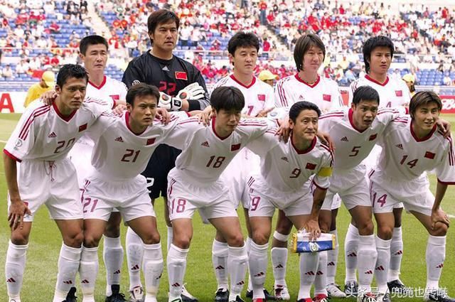 02年世界杯中国队三场失9球,对比中国杯的男足