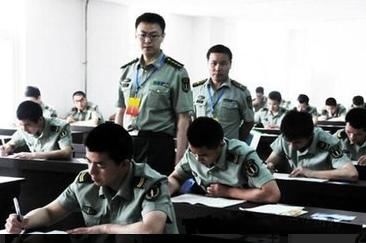 2018高考:想报考军校,咱部队军考容易得多,附考