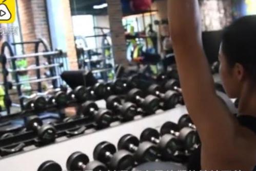 93年辣妈产后一个月健身恢复马甲线,想通过锻