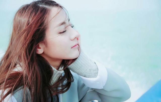 靠颜值走红的小花旦迪丽热巴脸垮了?素颜也没