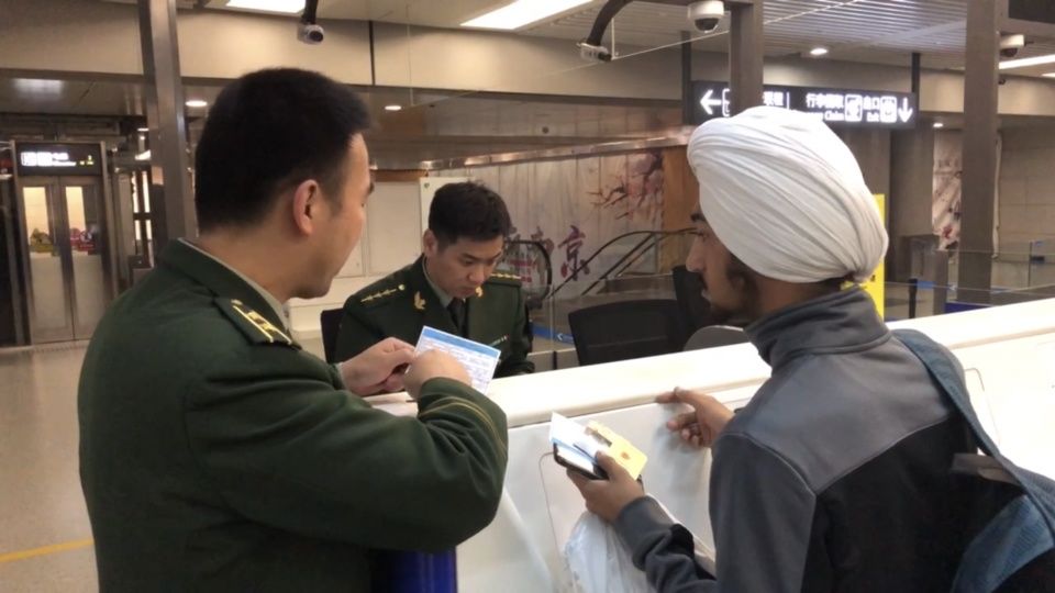 印度飞上海航班紧急备降南京机场,南京边检保