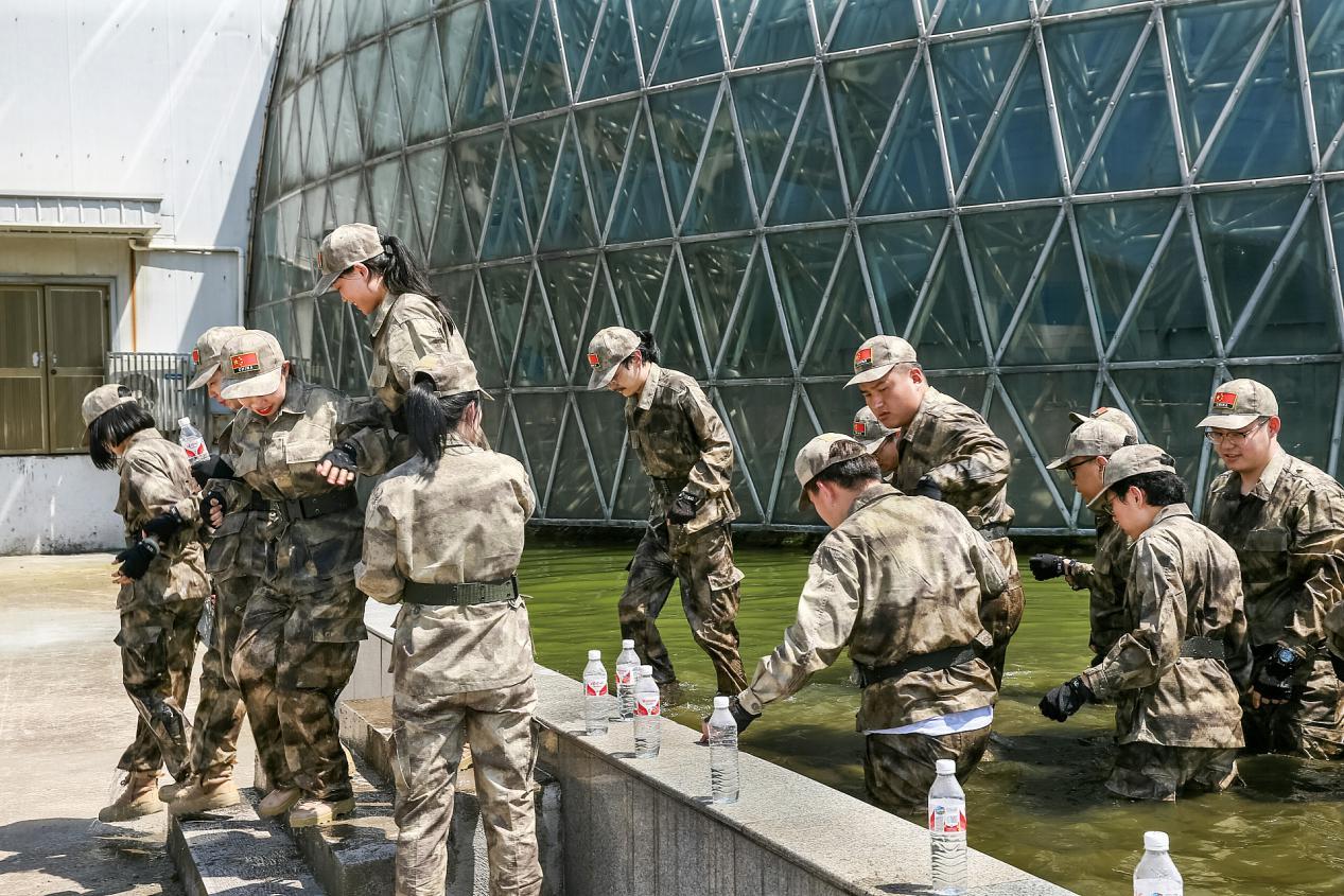 上海集派户外拓展训练,用汗水浇筑梦想,成功愈