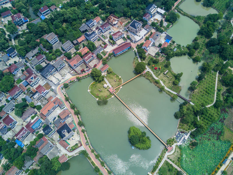 6月15日,空中俯瞰浙江省长兴县虹星桥镇郑家村.