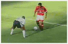 罗马里奥为什么叫禁区之王,看GIF集,禁区仿佛