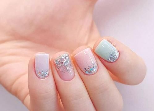 简约美甲图片2018 最适合夏天做的美甲颜色款