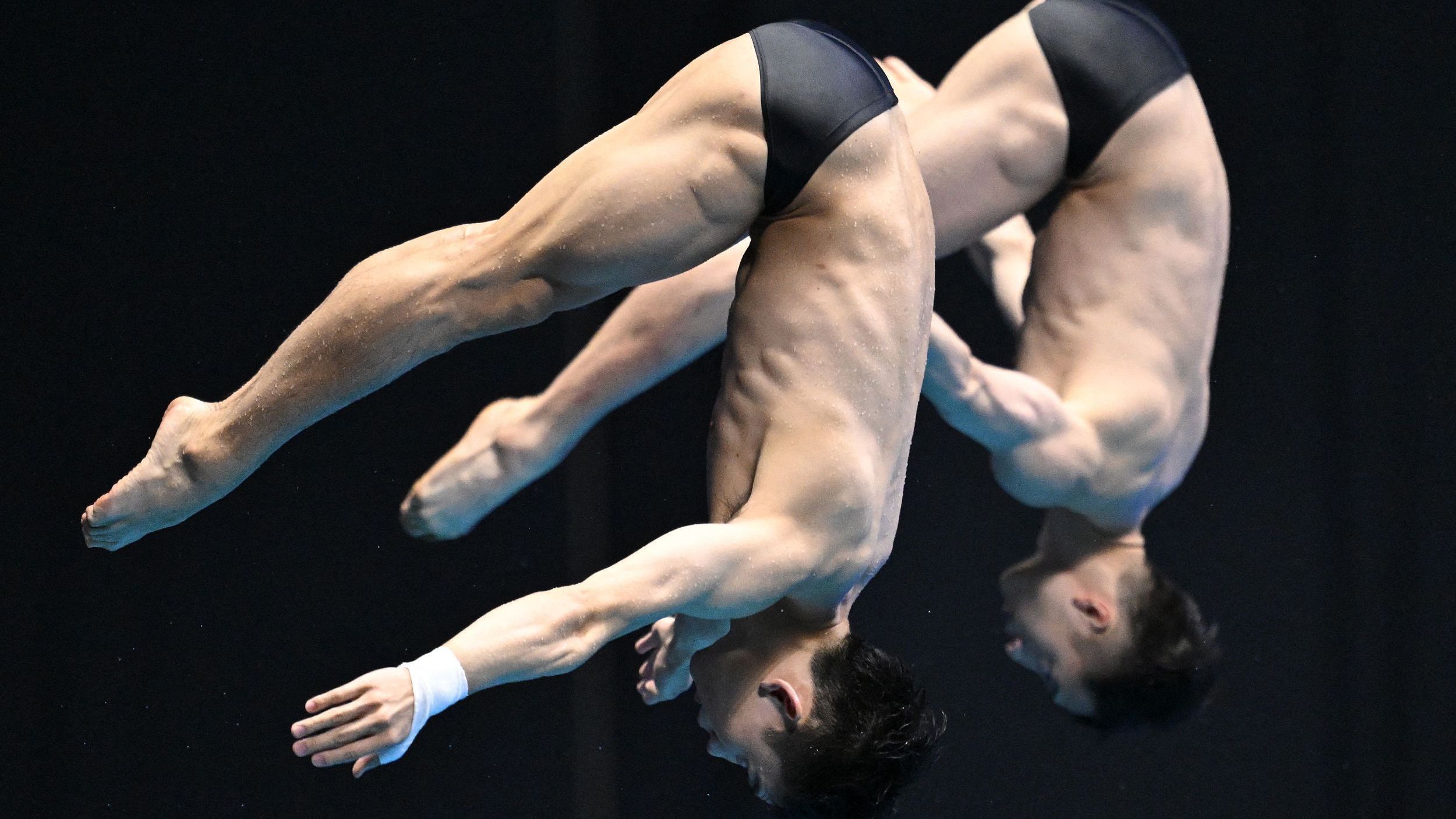 练俊杰/杨昊世锦赛跳水男双10米台卫冕