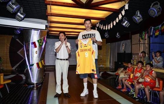 胡卫东：唐正东回来改变很多 以前管理老大难