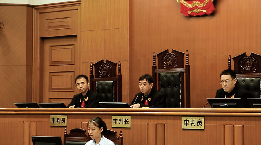 《百名法官》第2集 年轻的“老”法官--江伟 《百名法官》第2集 年轻的“老”法官--江伟