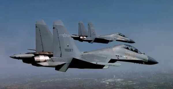 中国三代半战机数量亚洲第一:歼16两年超百架