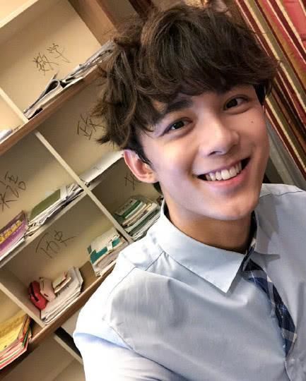 易烊千玺高考分数全国一,王俊凯全国二,都不如