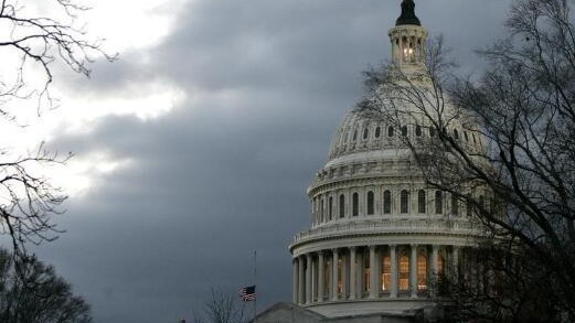 美政府继续停摆 特朗普与国会领袖谈崩中途退场 美政府继续停摆 特朗普与国会领袖谈崩中途退场