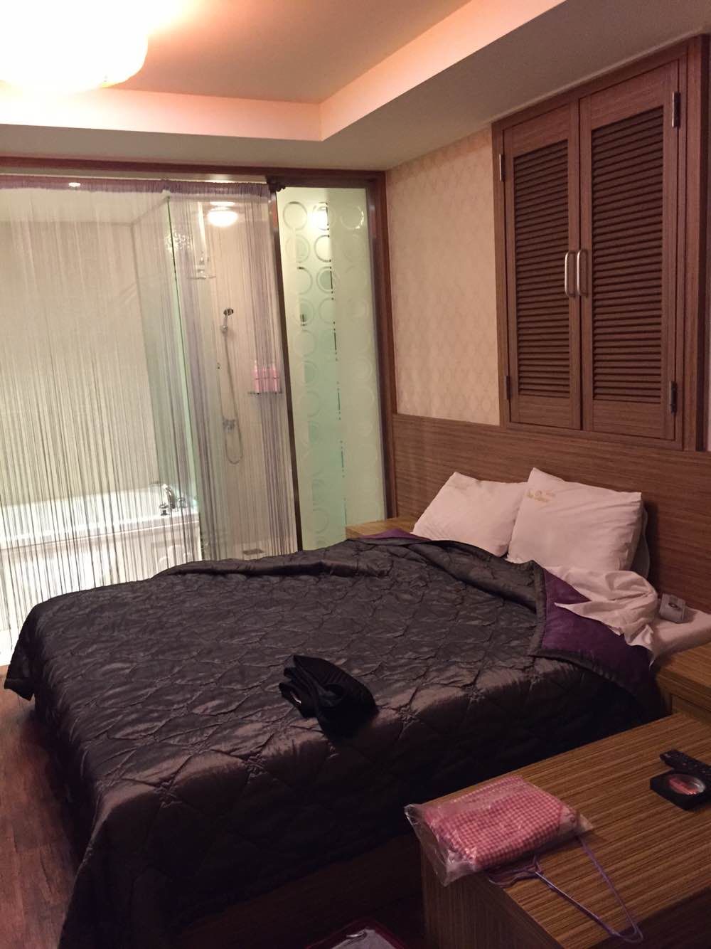 别被韩剧给骗了!实拍500元人民币在韩国能住什