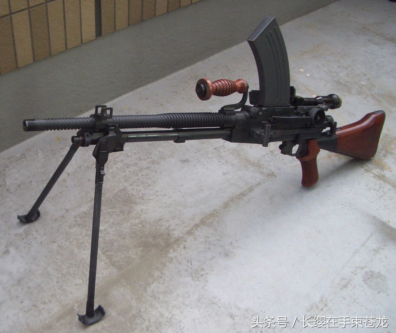 歪把子与捷克式 混合体 日军二战 九六式轻机枪
