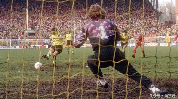 德甲官方评出多特蒙德历史最佳11人,现役只有