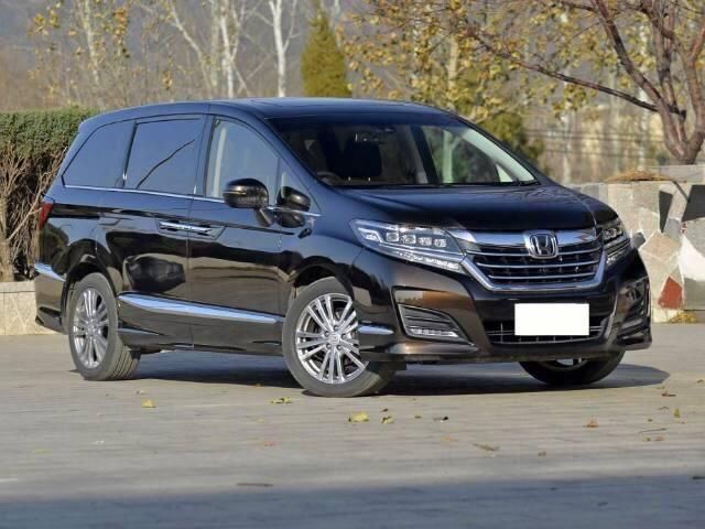 舒适性极强,采用的是和奥德赛完全相同的平台打造,但是更偏向于商务