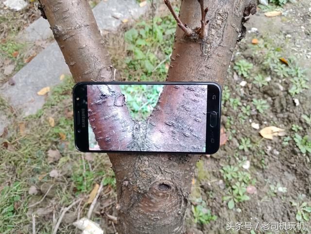 嘛哩嘛哩哄,让三星C8的屏幕透明吧!