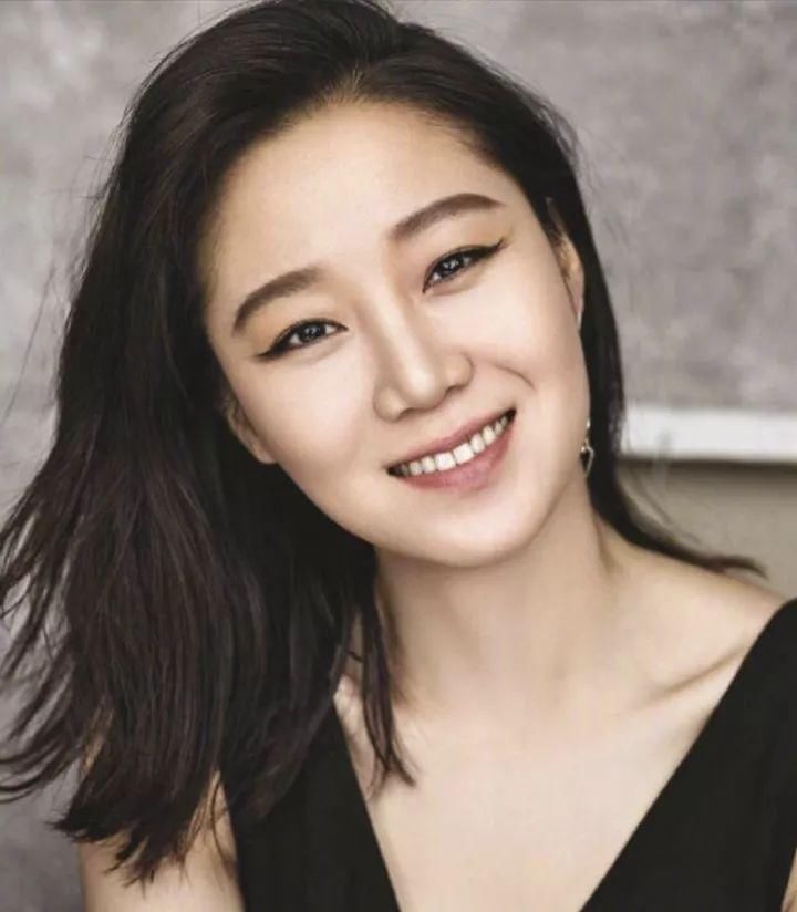 长脸适合什么发型 长脸女生短发发型图片