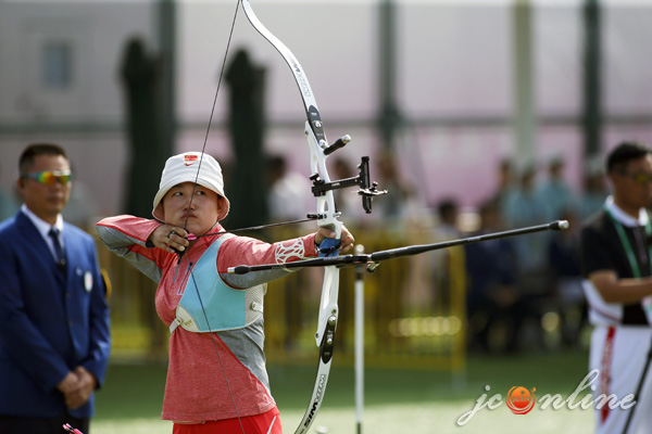 晋城射箭运动员方玉婷一箭射金