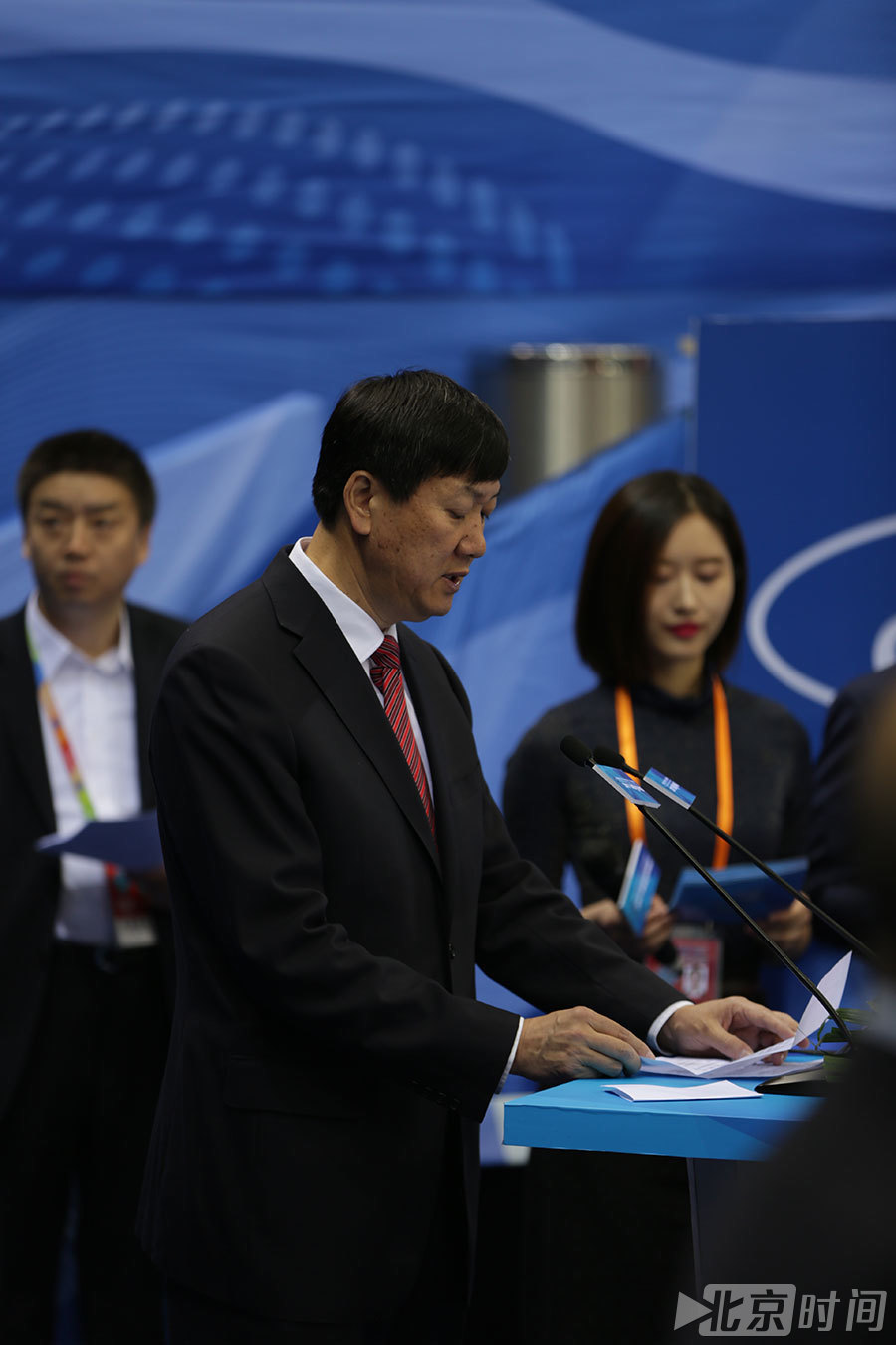 国家体育总局副局长、中国奥委会副主席高志丹代表中国奥委会致开幕辞。高志丹说,本届世锦赛将成为北京赛事组织和运转能力的一次演练和展示,希望携手世界冰壶联合会、各支参赛队,以及赛事合作伙伴等各方,共同携手推动冰壶运动的发展。