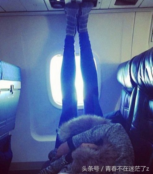 国际航班上外国游客的不文明举止