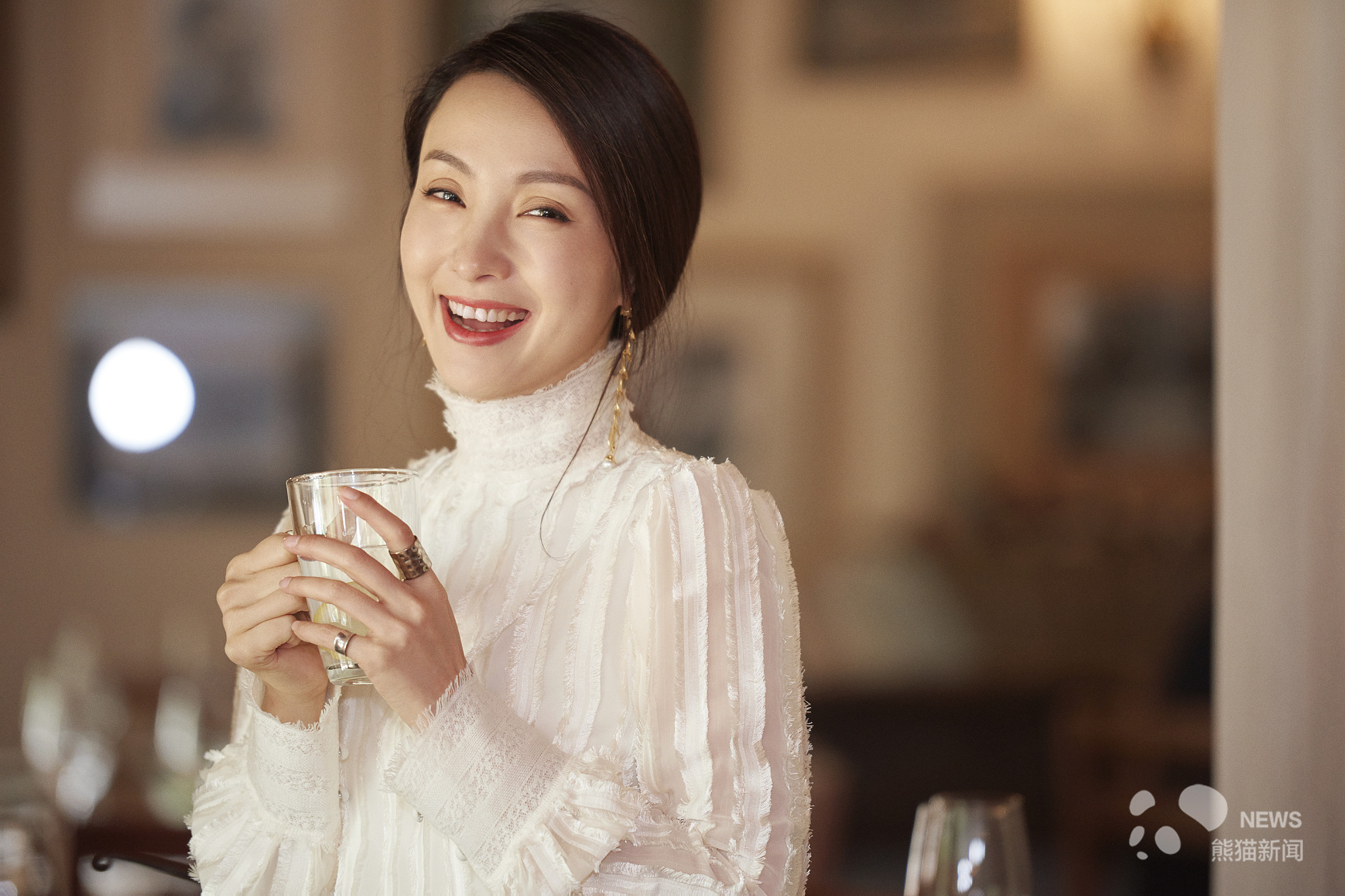 陶虹生日大片曝光 明朗烂漫再现"小龙女"魅力