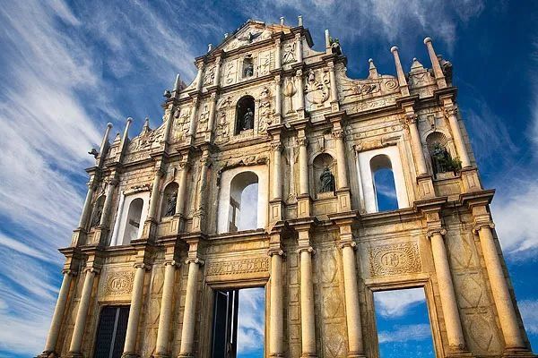 港珠澳大桥开通在望,亮灯夜景惊艳全国 | 附港澳