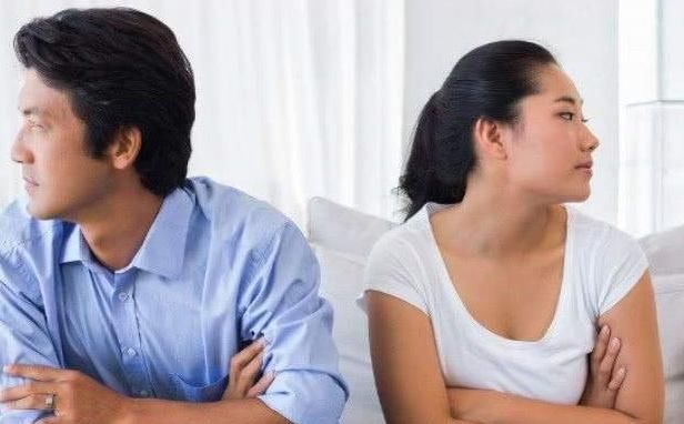 前女友结婚我加班没去参加,给她转账三千,她收