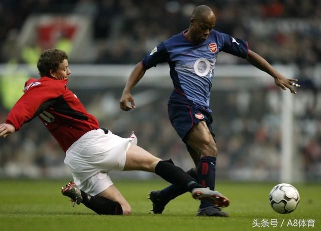 默默付出!21世纪历届英超冠军的无名英雄