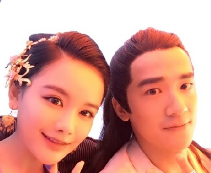 南笙,本名罗小伊,1991年10月23日出生于四川省宜宾市.