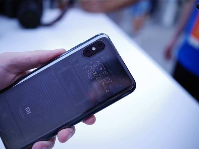 小米8透明探索版有现货了!雷军专门开辟生产线