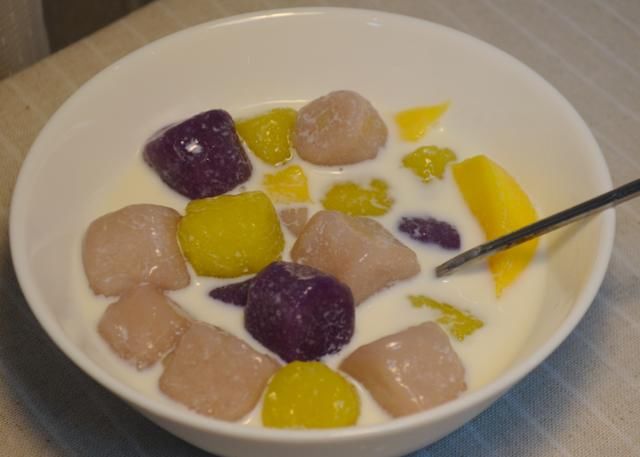 网红甜品牛奶芋圆西米露,夏天做给家人吃最合