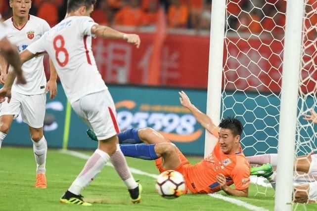 差距!33岁魔笛世界杯满场飞奔 中超U23球员7