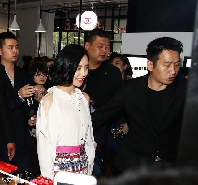 卓伟曝光刘诗诗婚内出轨?好妻子人设崩塌,网友