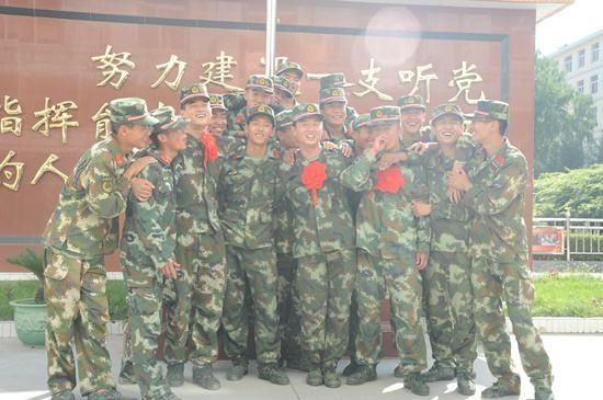 两年义务兵退伍后能做什么?看完后你还会不会