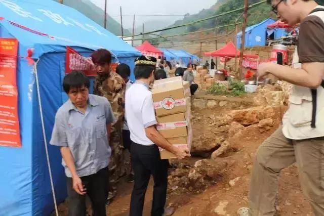 河南人、东北人惹了谁?感动中国的新疆小哥:地