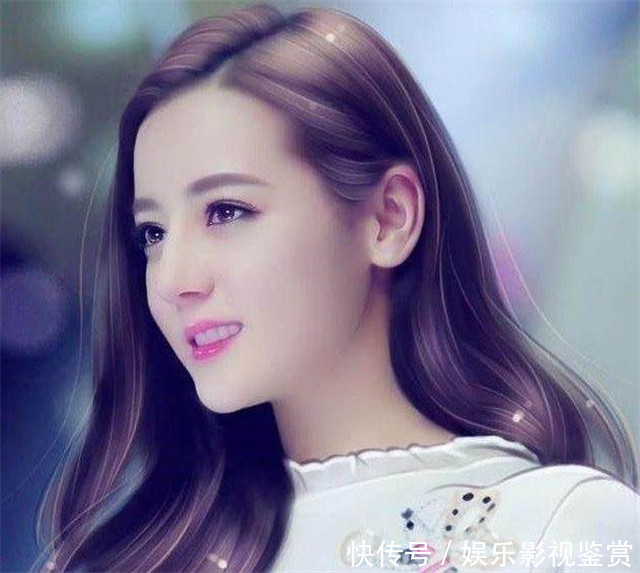 迪丽热巴6张图片中,有一张是手绘图,最后一张