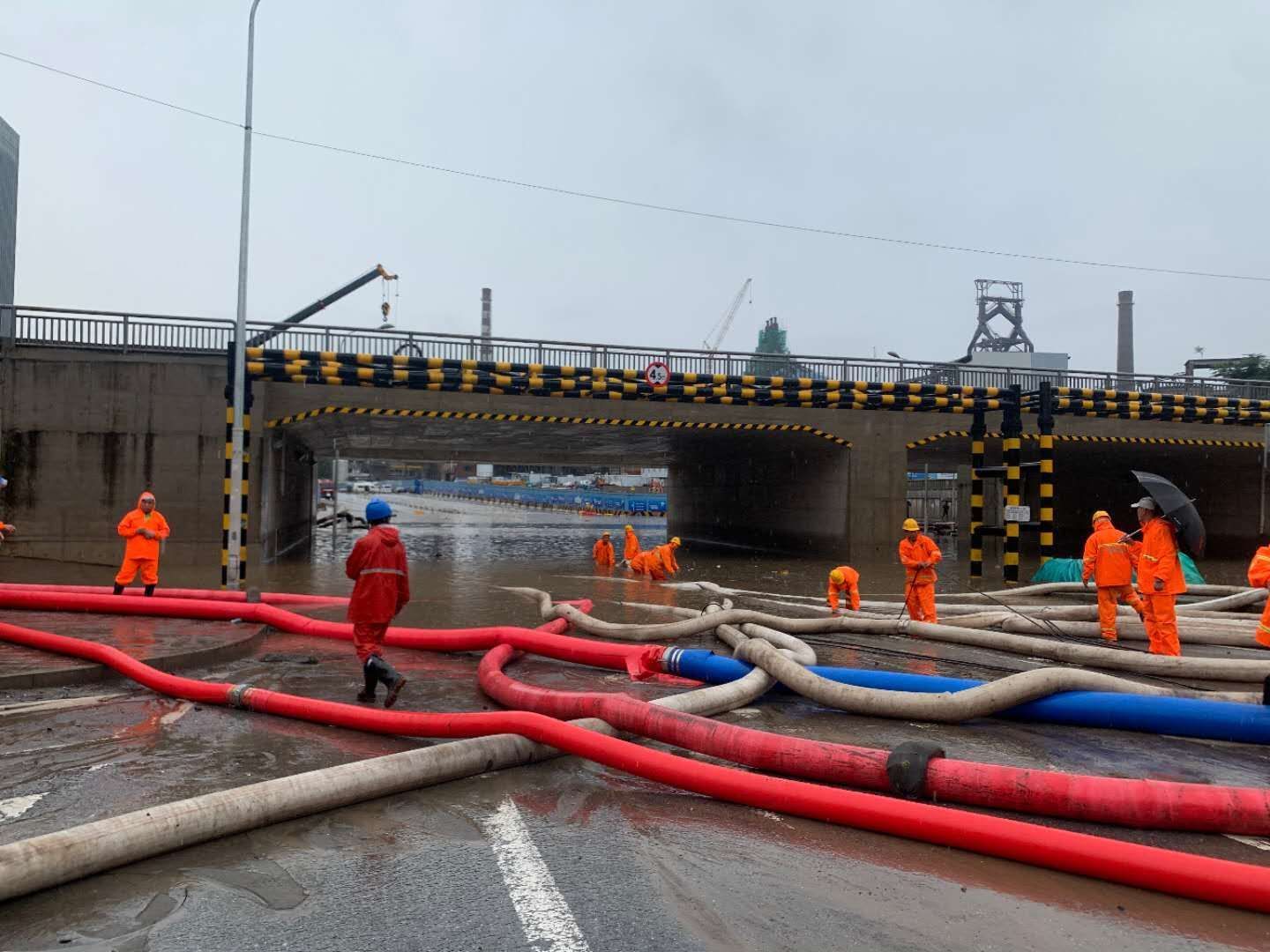 5700立方米/小时抽升!北京排水集团紧急支援金安桥路段积水排除