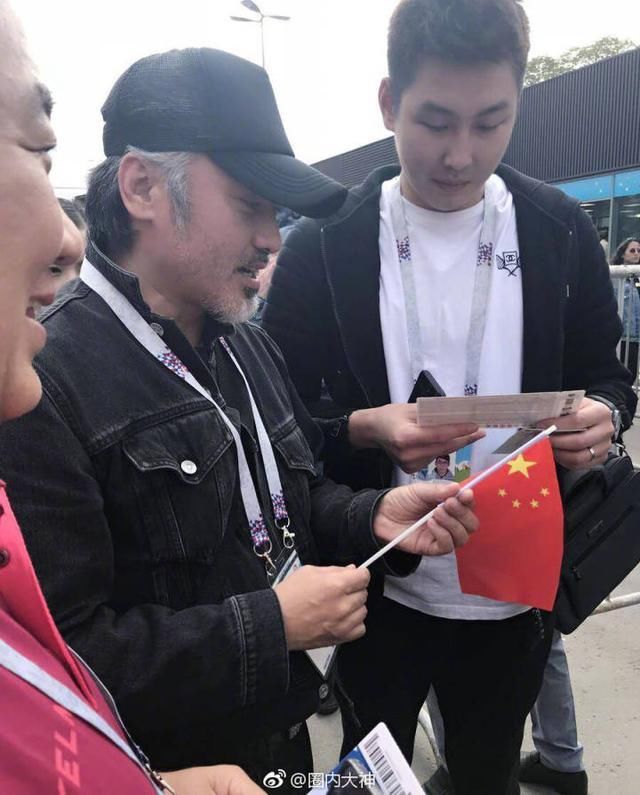 鹿晗的偶像C罗回家,李易峰的最爱梅西出局,这